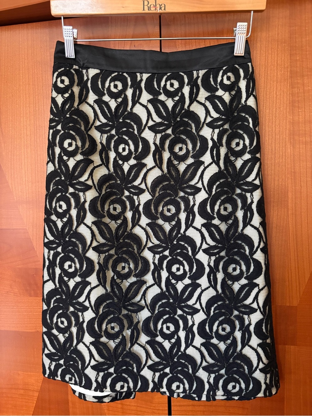 Ann Taylor Black Floral Lace Overlay Pencil Skirt on Cream